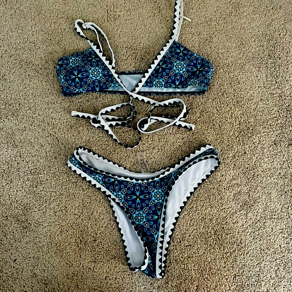 Pretty blue unique bikini